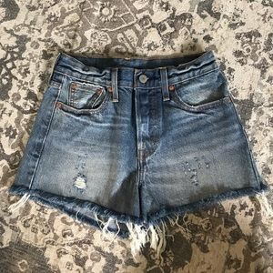 Levi’s Wedgie Shorts